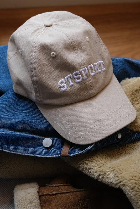 Retro Caps, sand